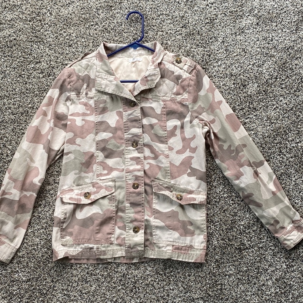 Gorgeous Maurice’s light weight shirt